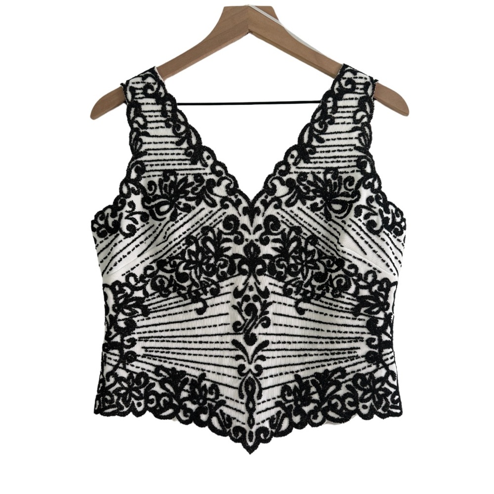 Cachè Beaded Back Zip Closure Crop Tank ToP Size Large